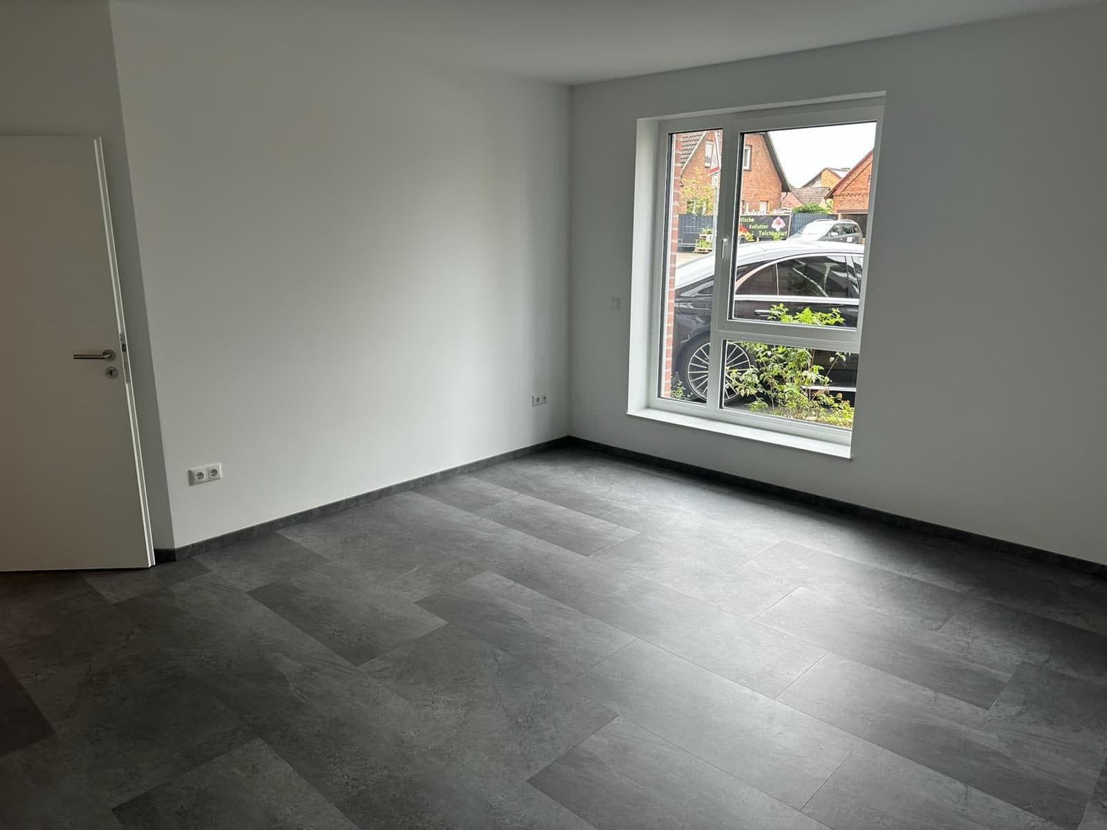 Innenvisualisierung Bissendorfer Straße 11, 30900 Wedemark – Zimmer mit Fenster zur Straßenseite