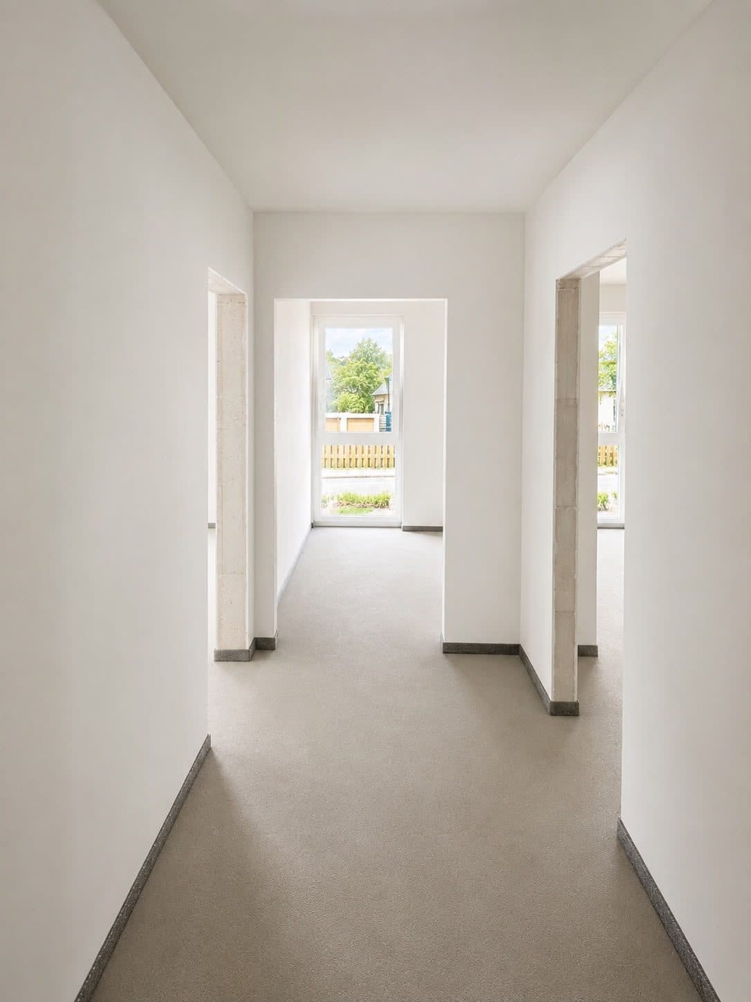 Innenvisualisierung Rotkamp 1, 30900 Wedemark – Flur mit Tageslicht bis in die Tiefe der Wohnung