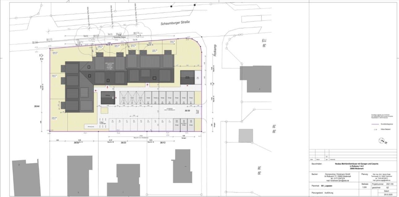 Lage und Umgebung Rotkamp 1, 30900 Wedemark – Lageplan: drei Baukörper mit Garagen und Carports