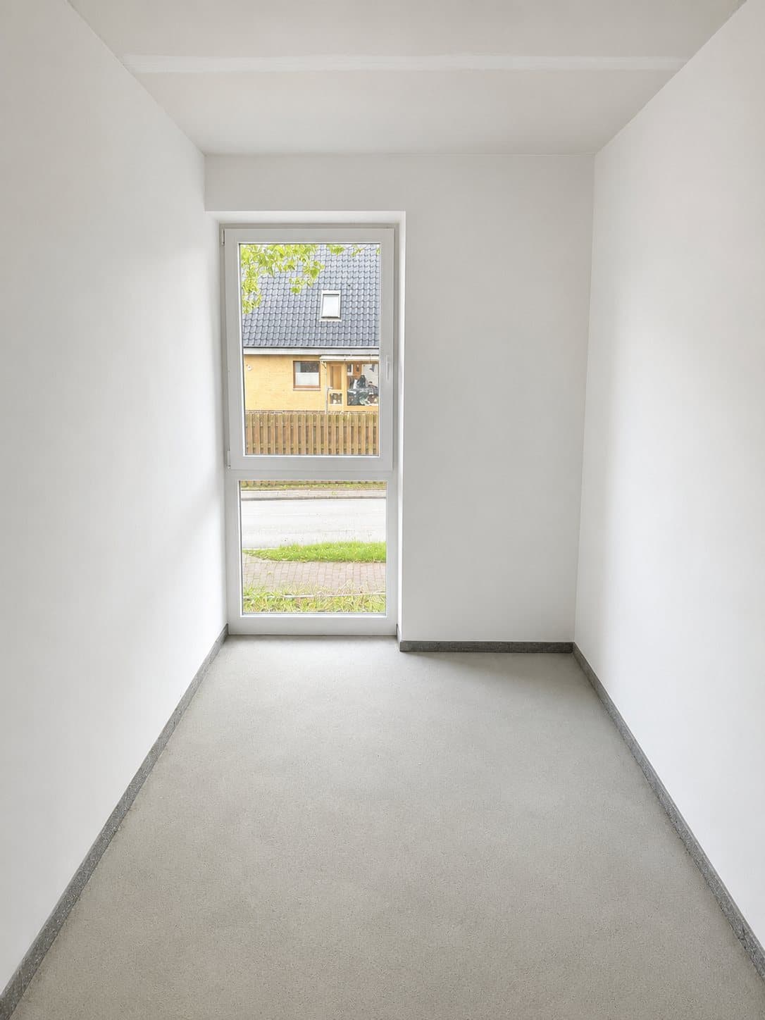 Innenvisualisierung Rotkamp 1, 30900 Wedemark – Zimmer mit bodentiefem Fenster