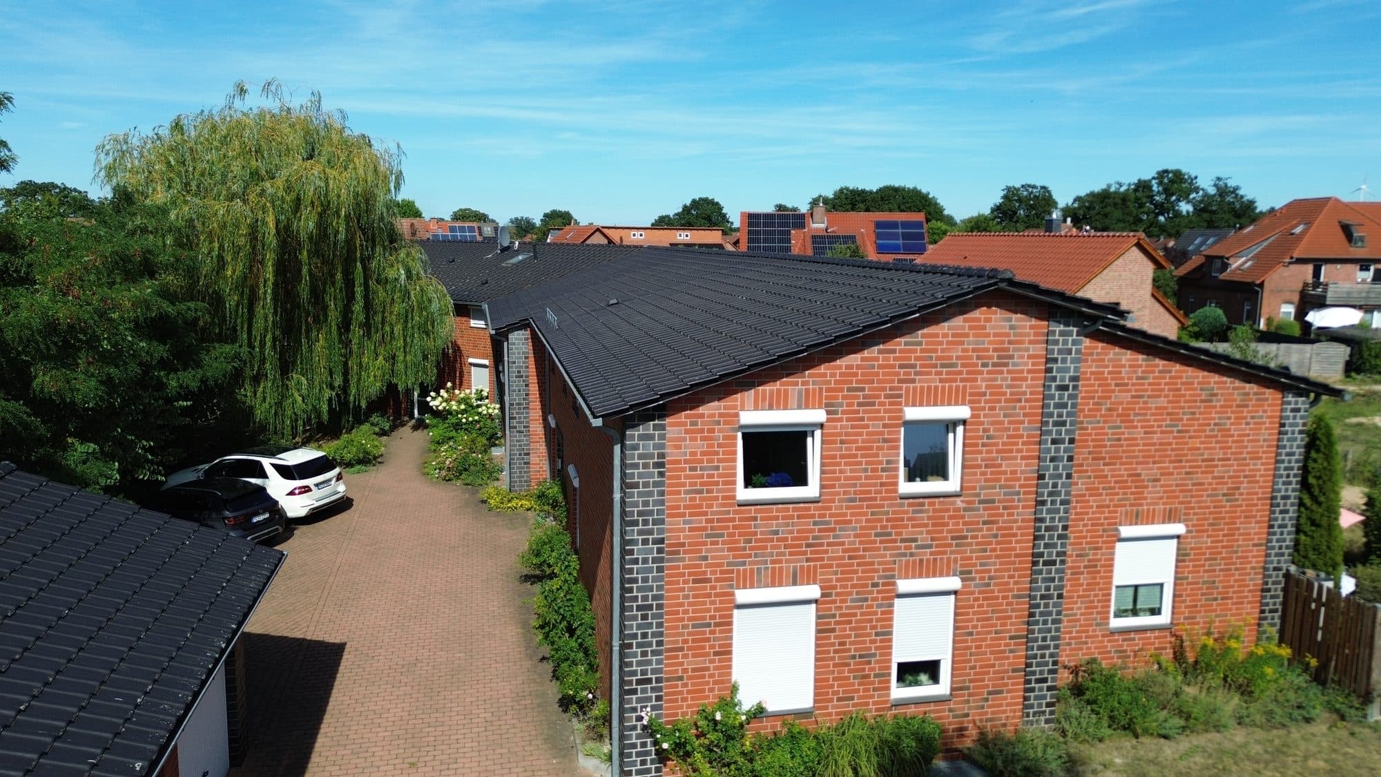Außenvisualisierung Walsroder Straße 32 a/b, 30900 Wedemark – Giebelseite mit Satteldach